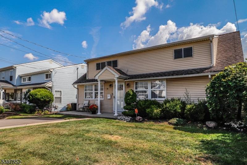 This Move in Condition Home with Interior just painted New Driveway offers 4 bedrooms, Den on 2nd floor can be converted to 5 th bedroom by adding closet doorway living ...