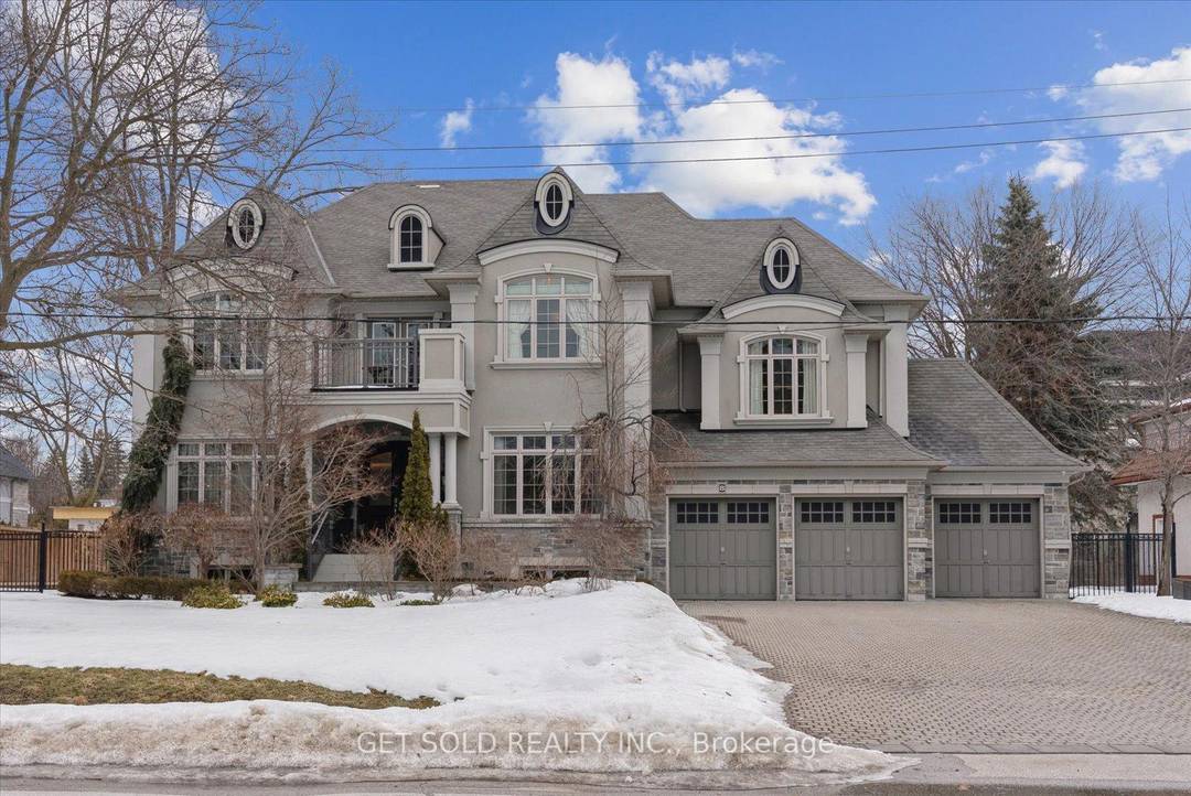 POWER OF SALE Welcome to this exceptional Greenpark built, Princess Margaret Home in the prestigious Uplands community, just minutes from Thornhill Golf Club.