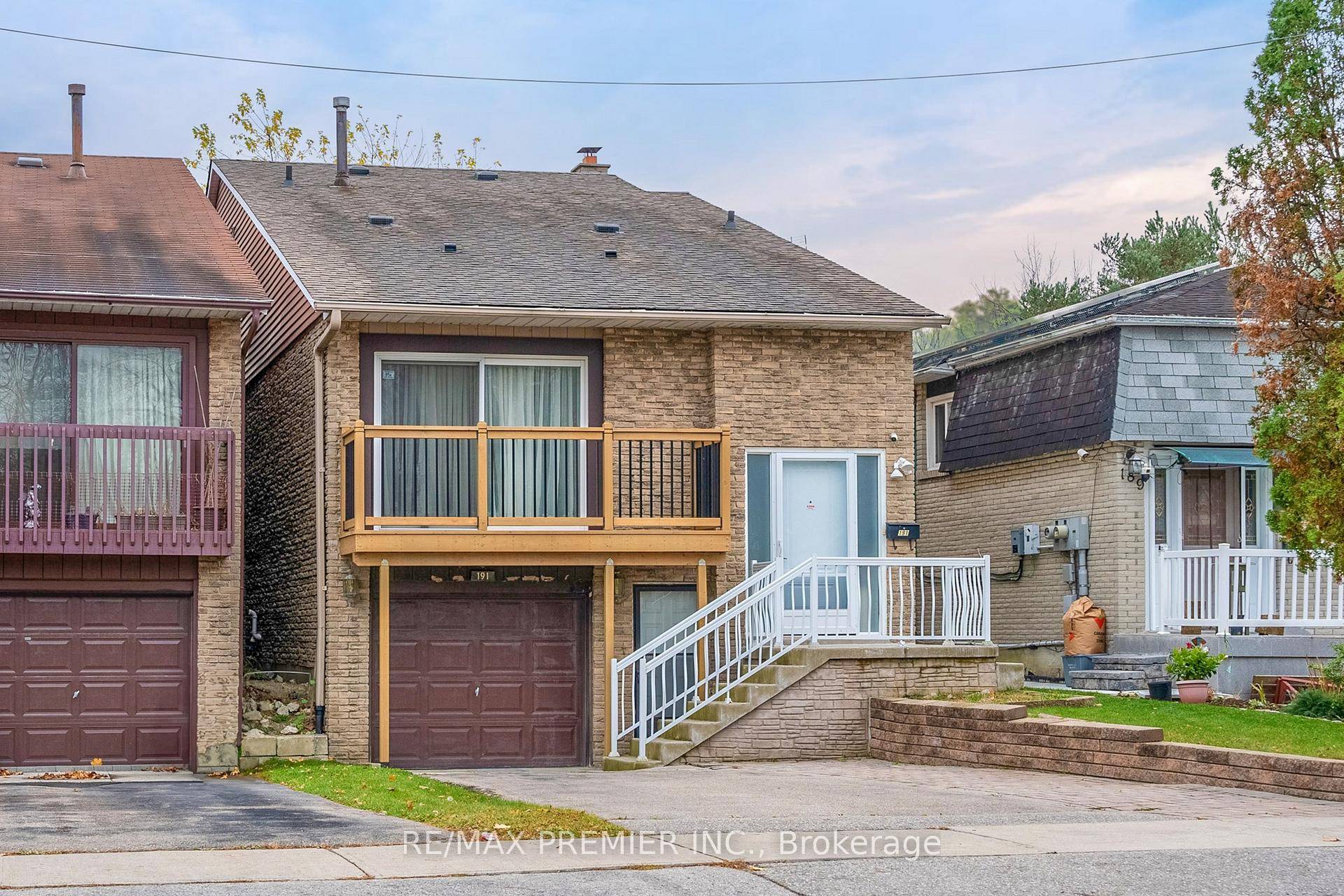 Welcome to 191 Invergordon Ave in the heart of Scarborough.