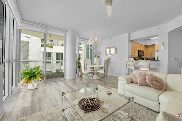 Live in the heart of Fort Lauderdale in this boutique luxury building built in 2003.