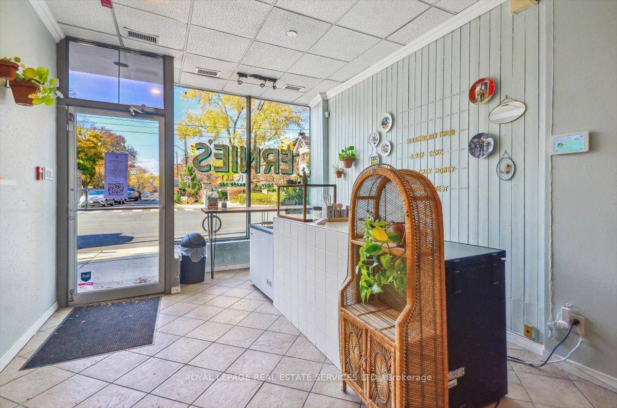 Offering 747 square feet of prime streetfront retail service space on a high visibility, bustling corner at Torontos Jane and Annette streets.