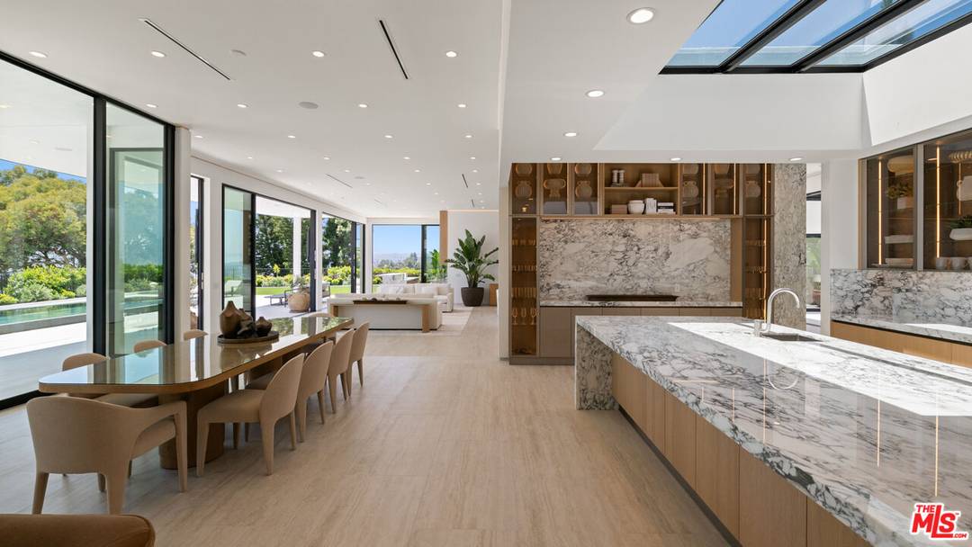 365 Trousdale Pl 6BR Beverly Hills Post Office | B.H.P.O. La