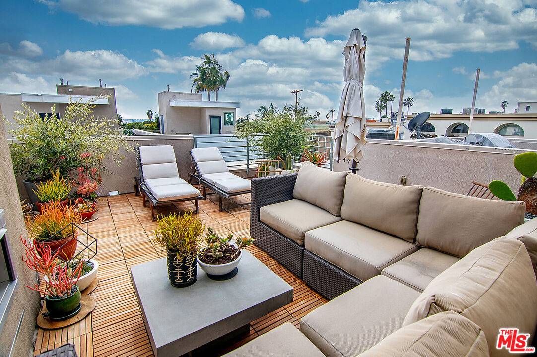 1400 N Fuller Ave 3BR Hollywood Hills East La