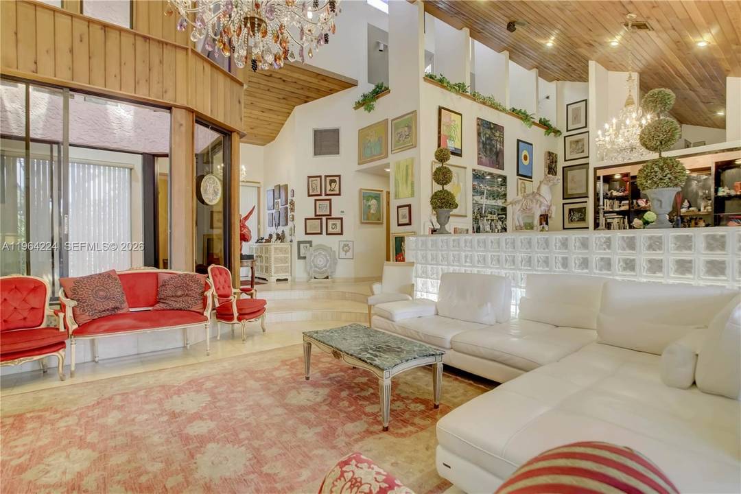 TRANSFORM THIS 22 CEILINGS 5000 SF AC 5BD 4BA DEN 2ND STORY LOFT, OPEN FLOOR PLAN BACKING ONTO EXCLUSIVE AUBERGE RESORT SHELL BAY GOLF amp ; COUNTRY CLUB.