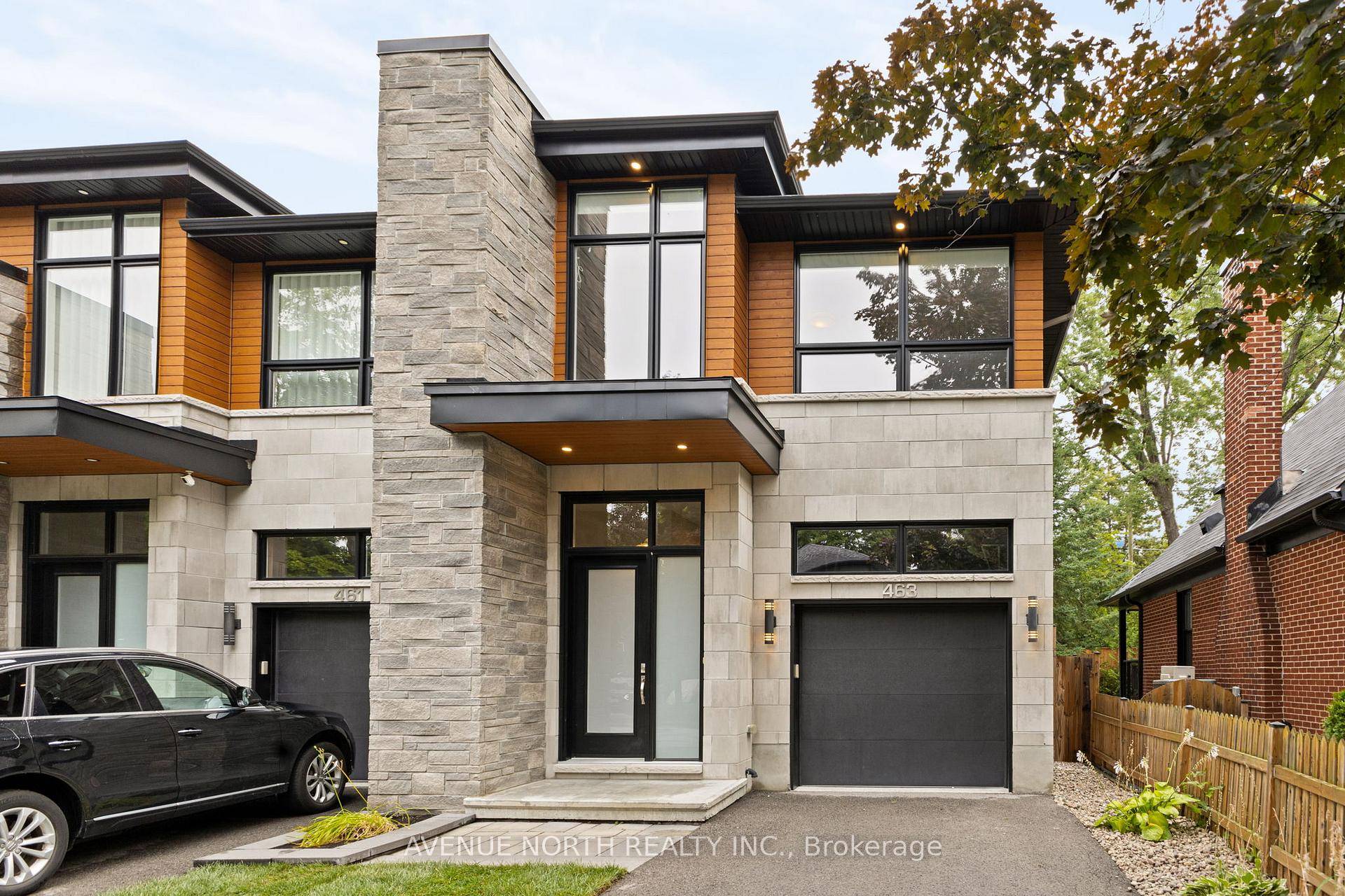 Welcome to 463 Dawson, an exquisite custom built semi detached home located in the highly sought after Westboro neighborhood of Ottawa.