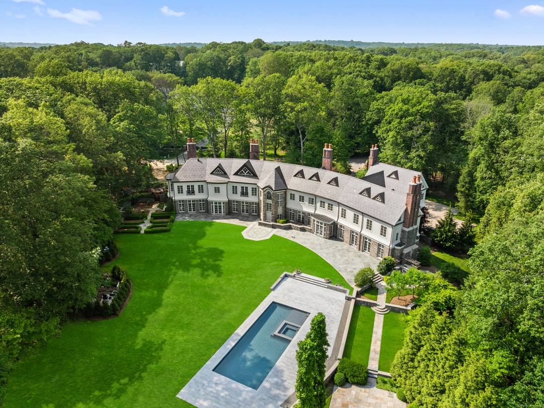119 Proprietors Crossing is a breathtaking estate by architect James E.