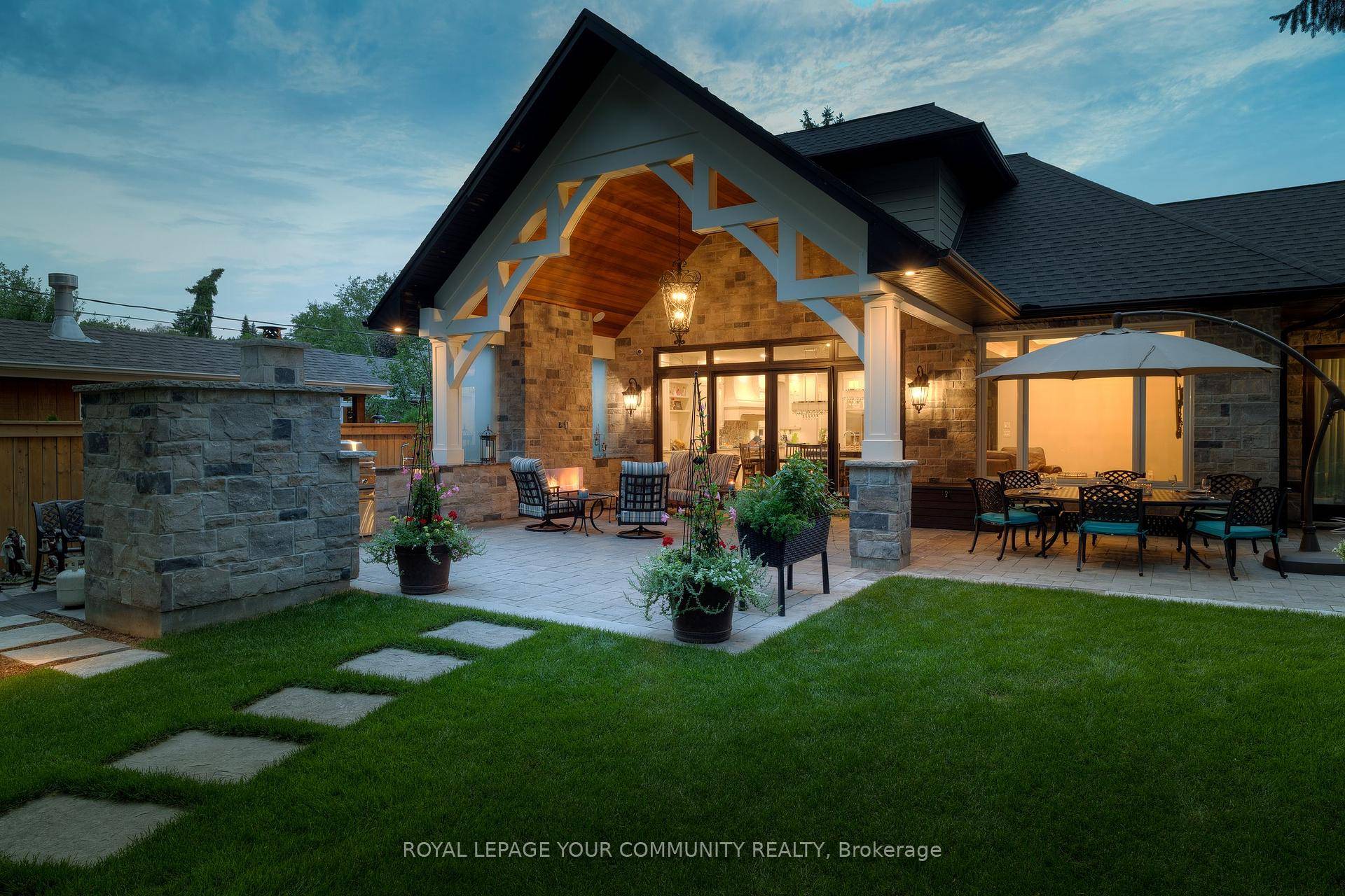 Welcome to 1551 Warland Rd, a stunning custom built bungaloft in the heart of highly sought after South Oakville.