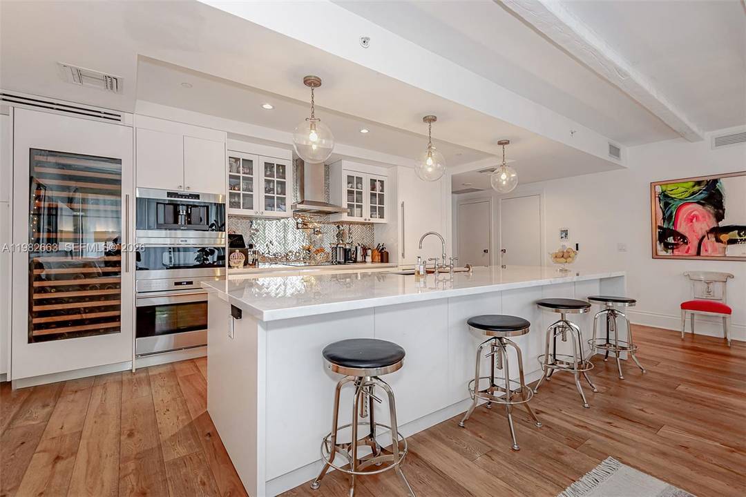 Opulent SLSLux Brickell High Floor Premium Residence offering over 1, 700 interior space completely redesigned and upgraded with the finest finishes a luxurious South Hampton feel in every aspect and ...