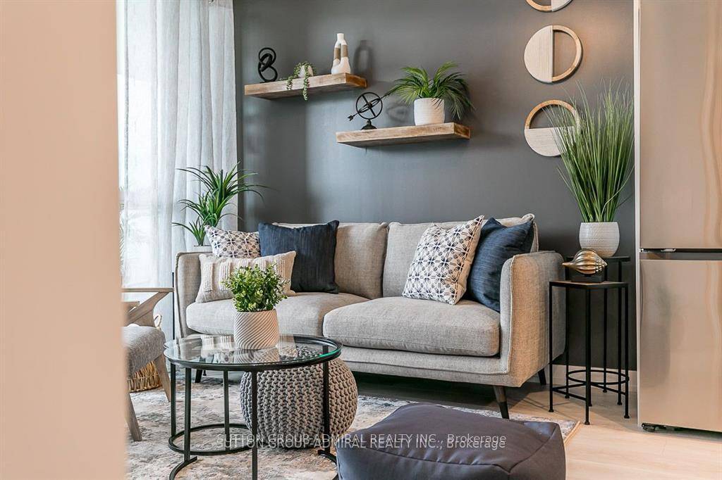 Opportunity To Rent This Upgraded amp ; Fully Furnished 1 Bdrm Unit On The 3rd Floor Overlooking The Pool amp ; All Year Round Hot Tub In The High Point ...