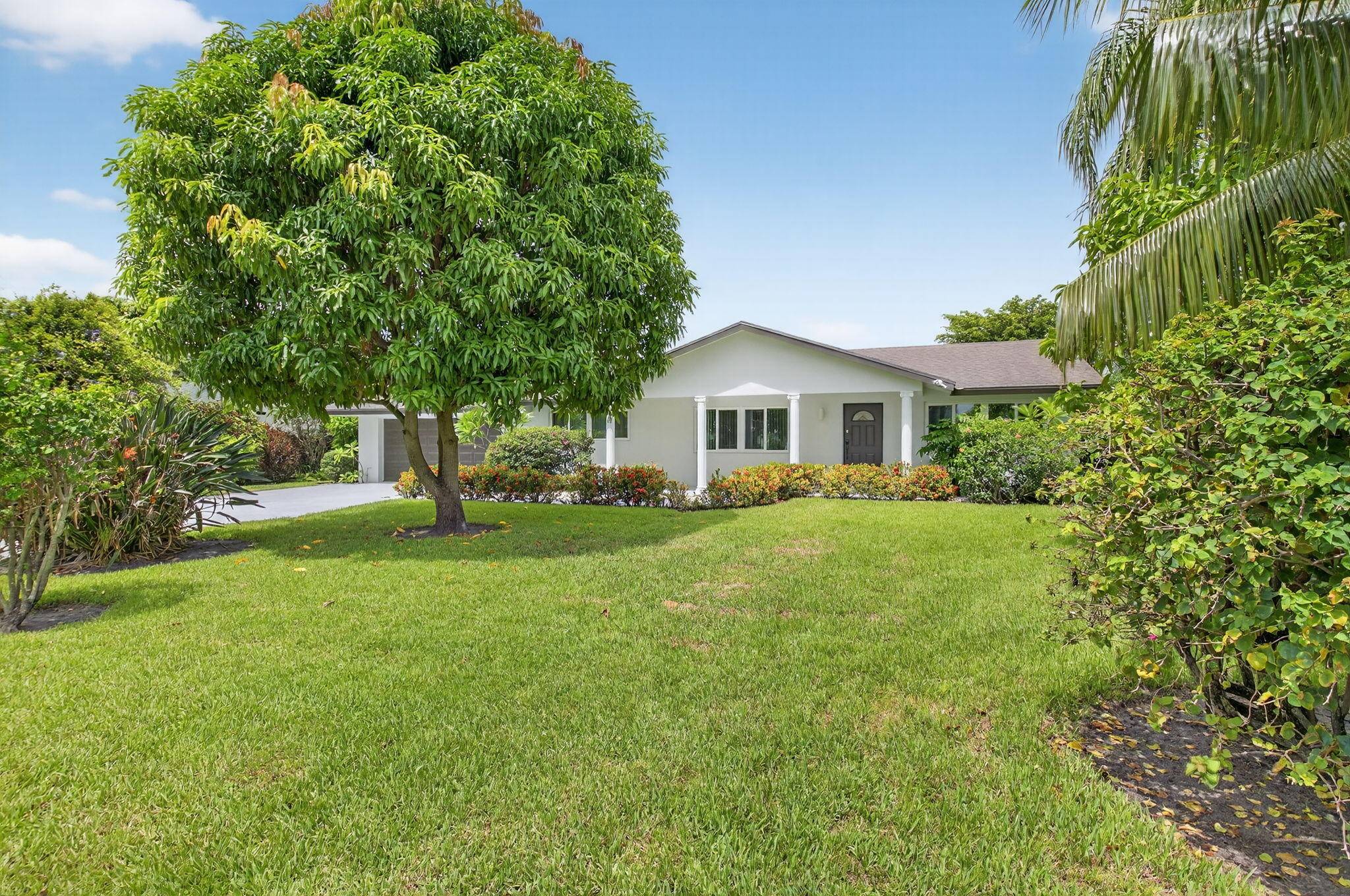 Beautiful single family pool home in Delray Beach.