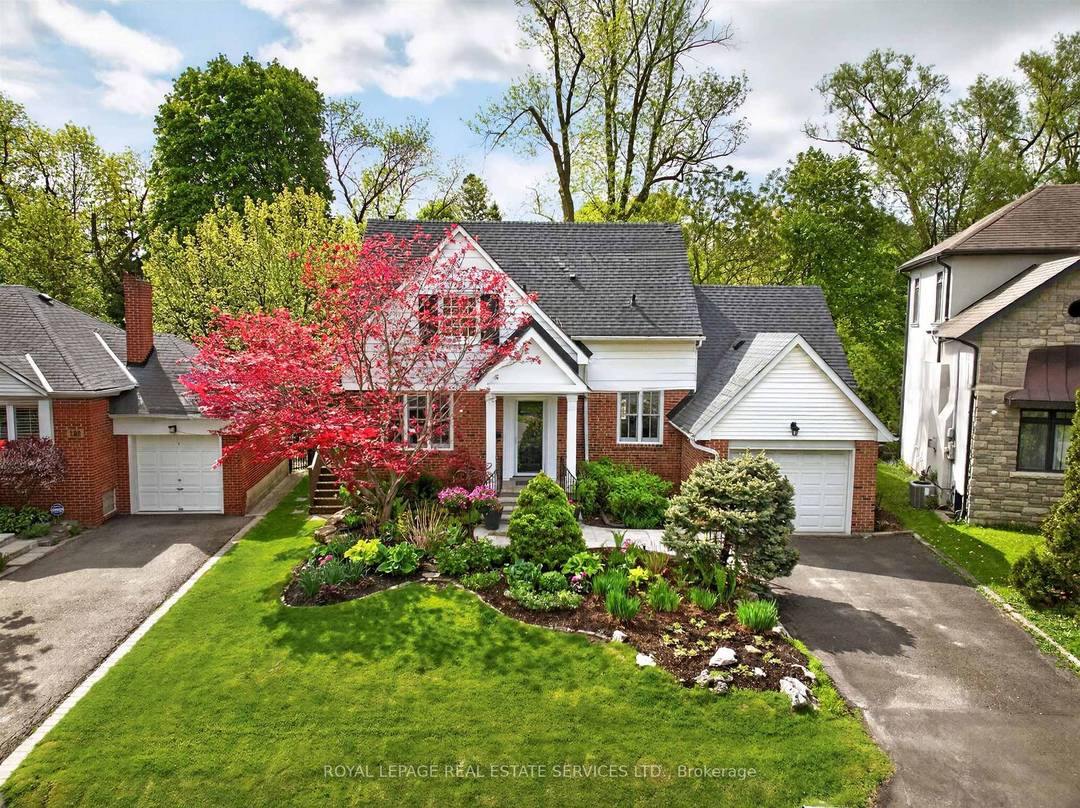 Welcome to this fabulous Cape Cod Style, one and a half storey, 5 Bathroom and 2 or 3 Bedroom home with large principal rooms, hardwood floors and an abundance of ...