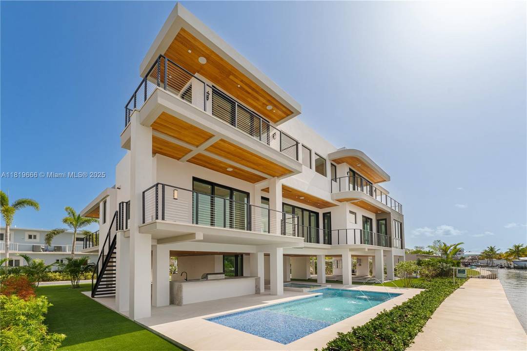 Extraordinary 6, 043 Sq. Ft.