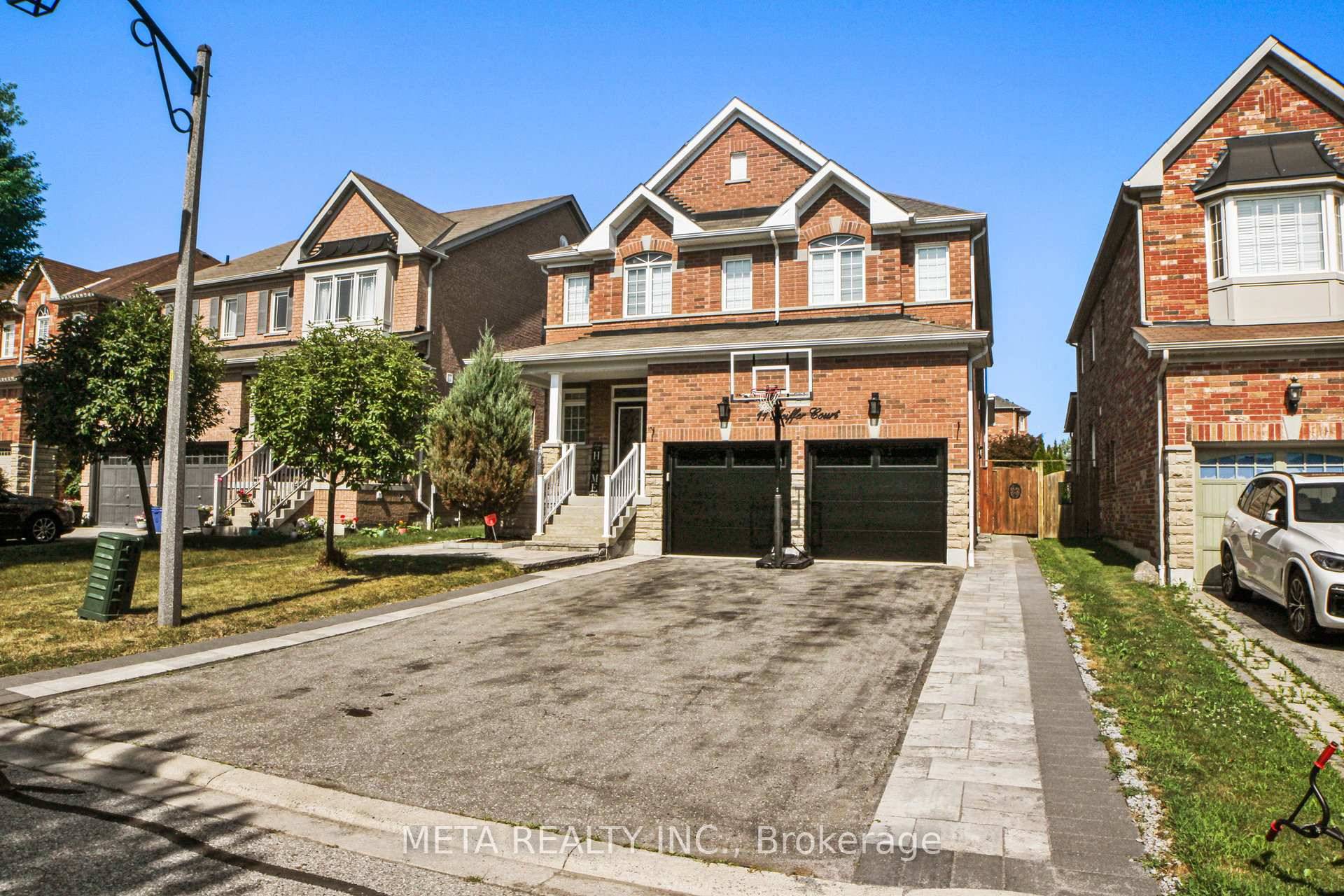 Rare Find ! A sophisticated Great Gulf built all brick residence located on a quiet cul de sac with direct access to Medland Park from the court.