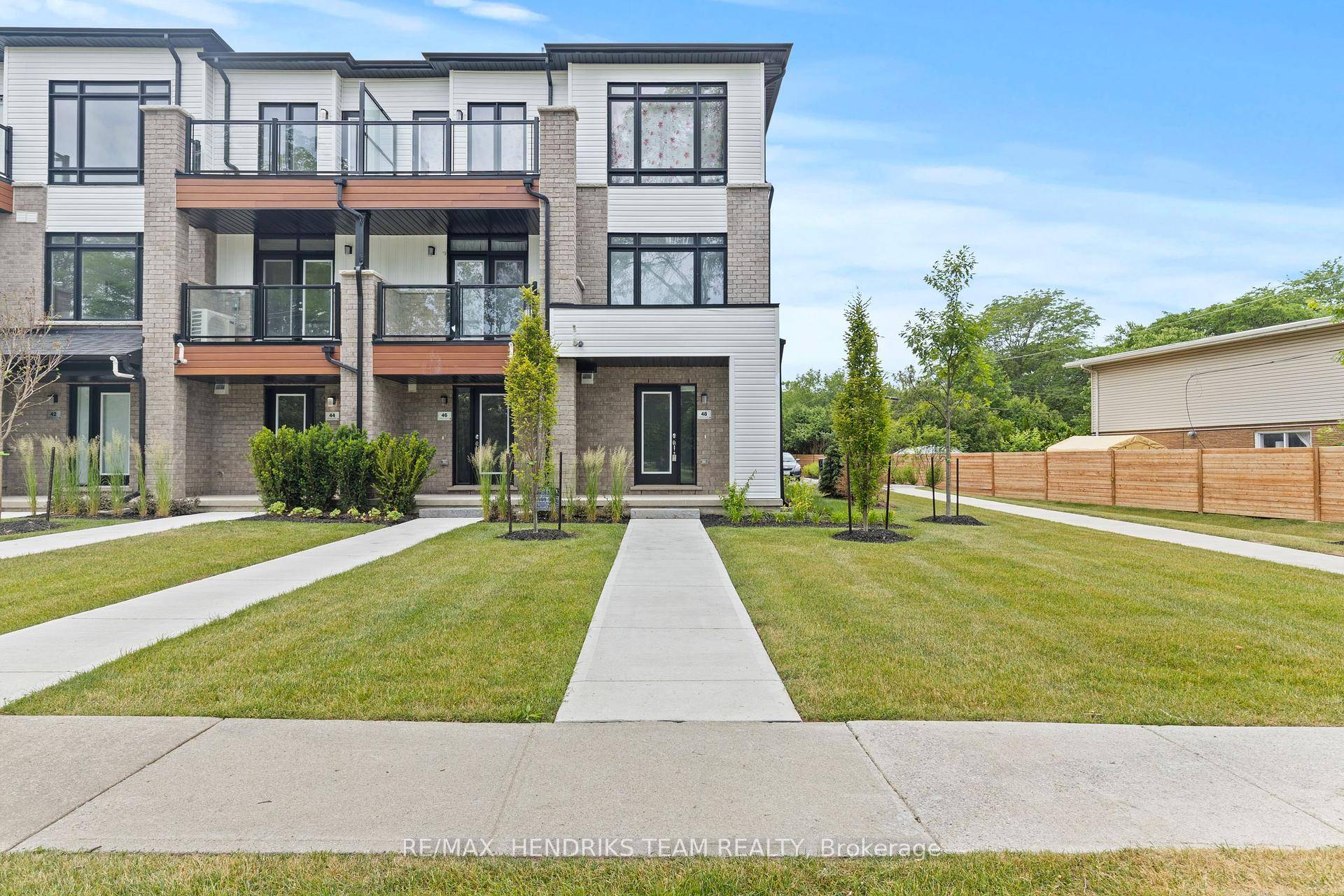 Welcome to this stylish 3 storey end unit condo townhome located in the highly desirable south end of St.