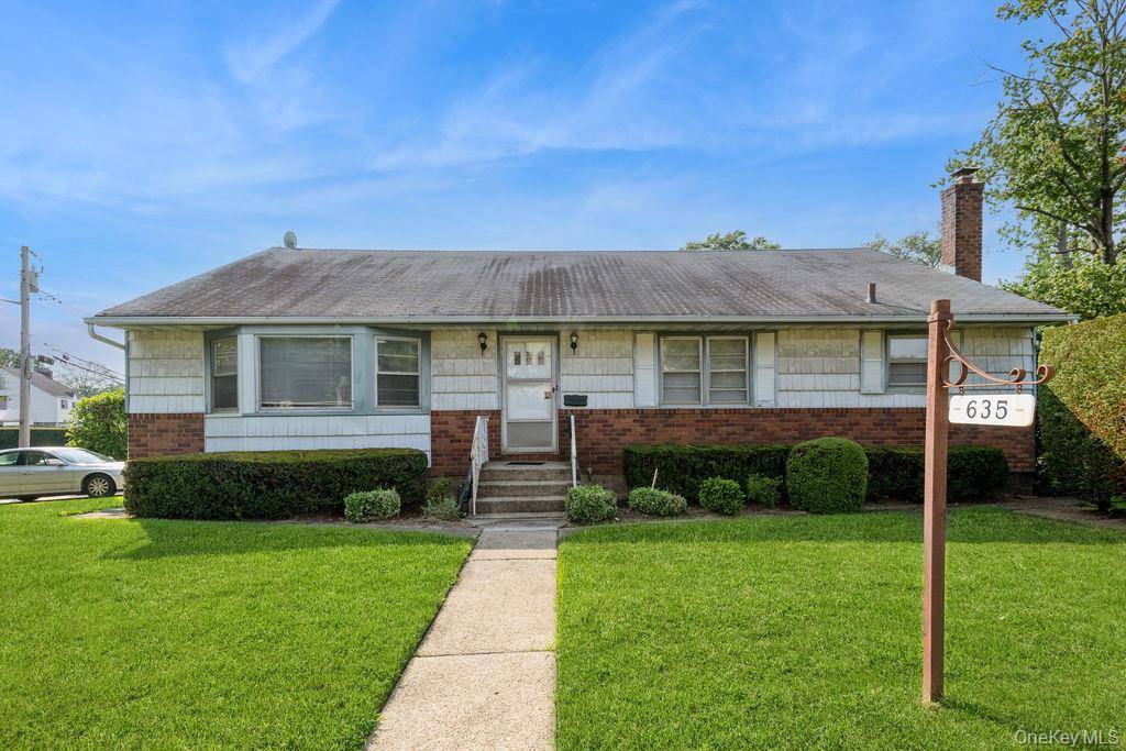 Spacious Split With Very Unique Layout.