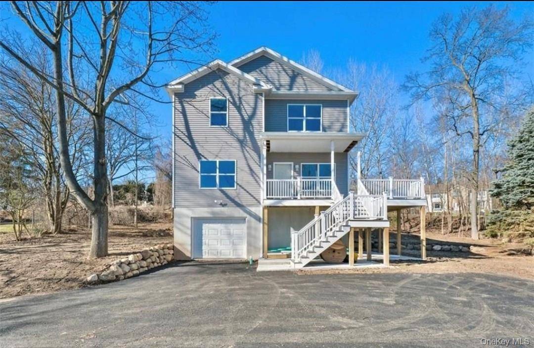 Welcome to 17 Chestnut St, Stony Point A beautifully crafted Colonial home built in 2023.