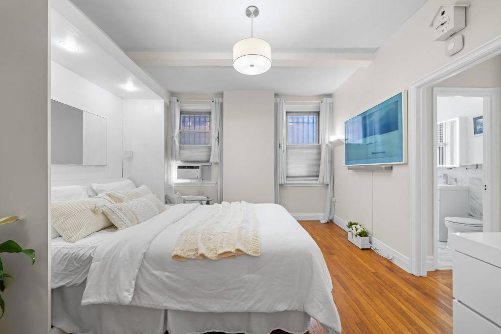 BEAUTIFULLY UPDATED amp ; CHARMING SOUTH FACING sophisticated studio featuring state of the art smart home tech and a seamless design at the famed Whitby with 4 oversized windows in ...