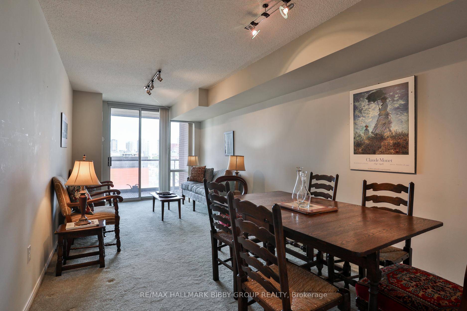 A Timeless Suite, This Spacious, One Bedroom Residence Situated In The Historic Distillery District Provides An Unrivaled Living Experience Throughout.