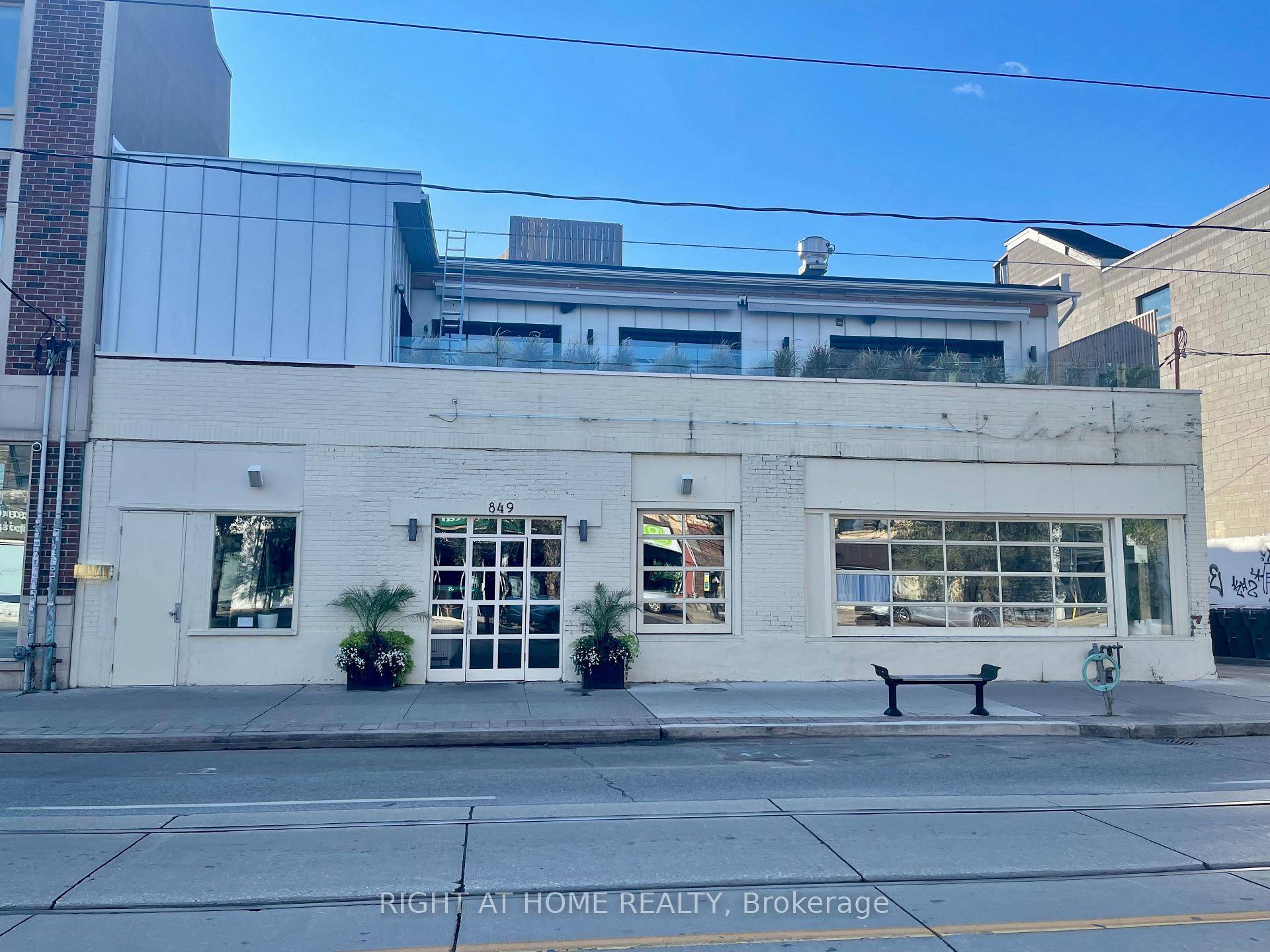 Great Opportunity To Invest In A Prime Location.