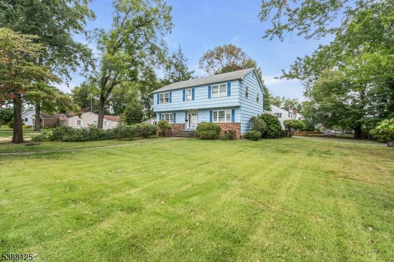HIGHEST AND BEST DUE BY 10 11 25 AT NOON Welcome to this spacious 4 bedroom, 2.