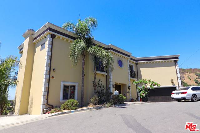 6446 W Weidlake Dr 4BR Hollywood Hills East La