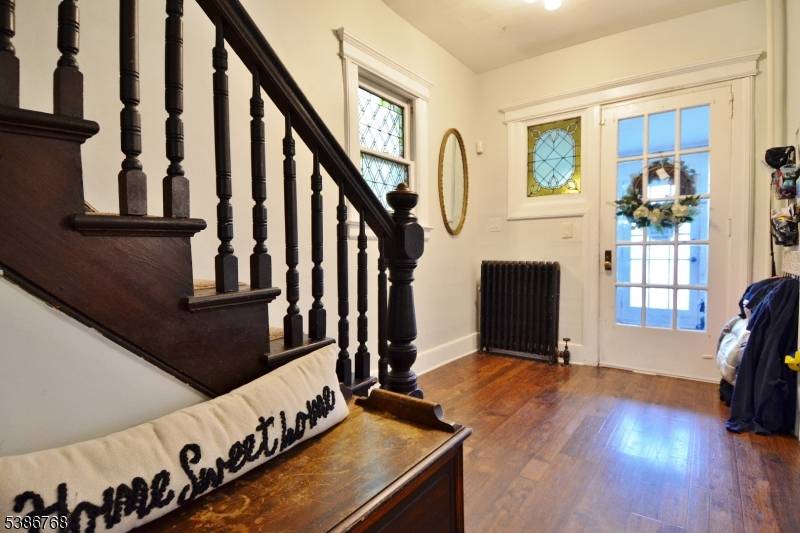 Make your next move to one of the nicest blocks in the city midtown Avenue B !