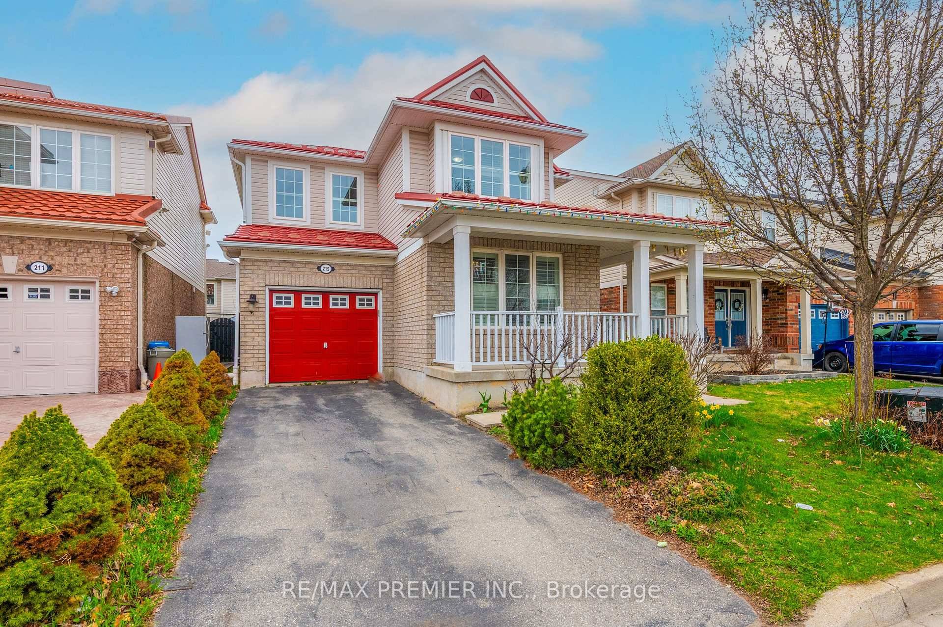 Beautiful 4 Bedroom Home In One Of Cambridges Most Desirable Neighbourhoods !