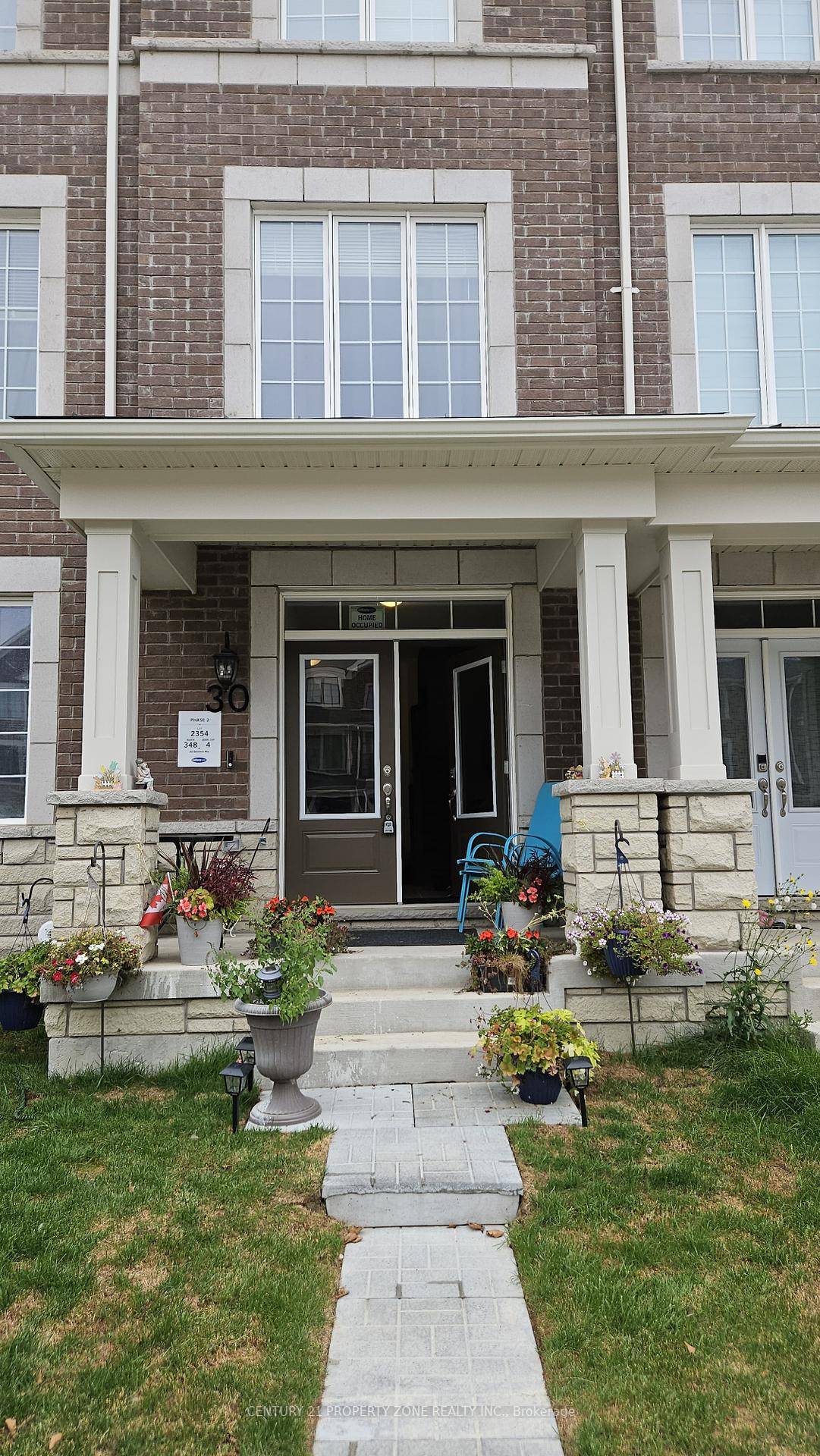 Experience Luxury and Convenience in Prime Caledon !