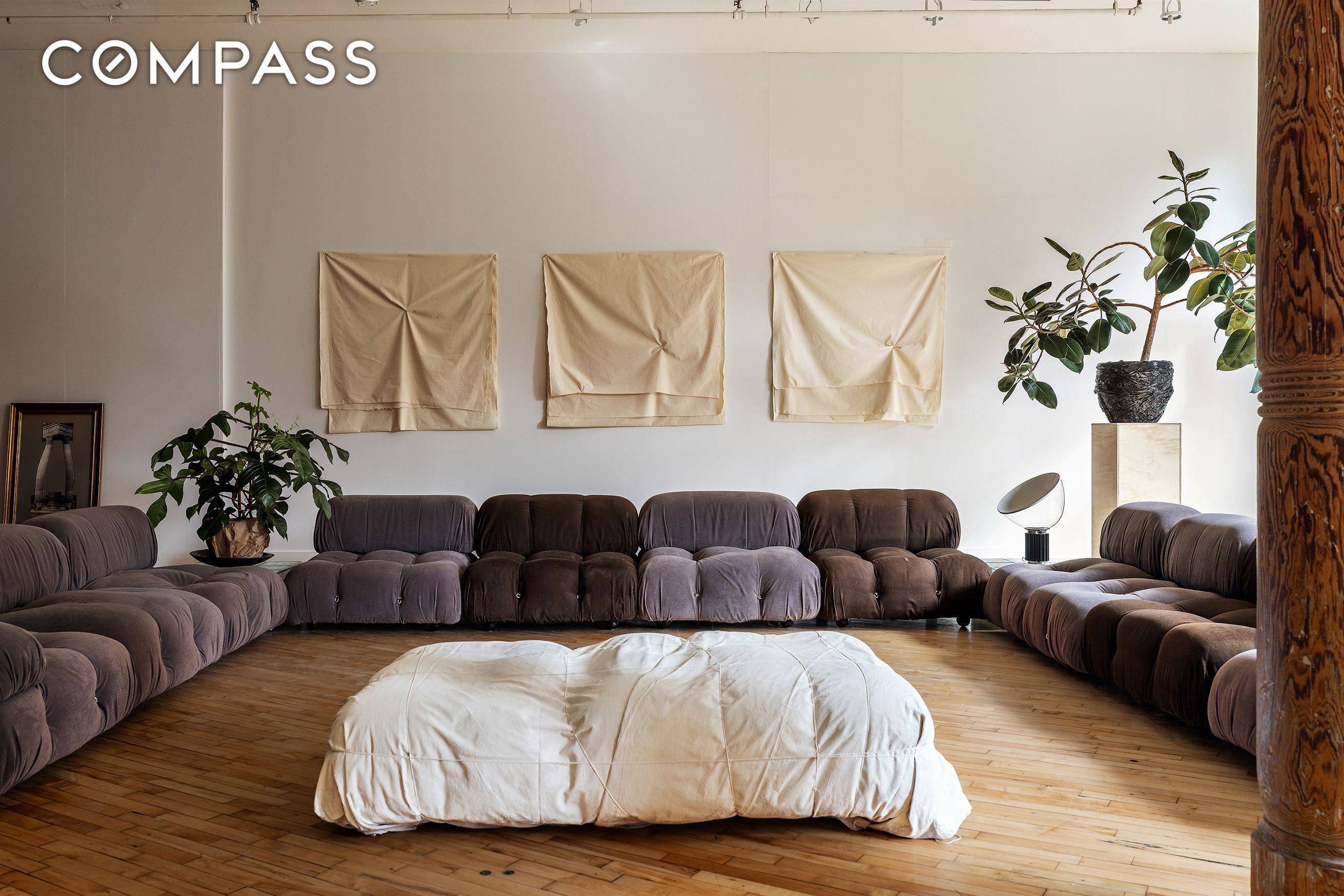 A Quintessential SoHo Artist Loft Set Within a Historic Live Work Building Architectural Excellence Nestled in the heart of SoHo s Cast Iron Historic District, this stunning Queen Anne style ...