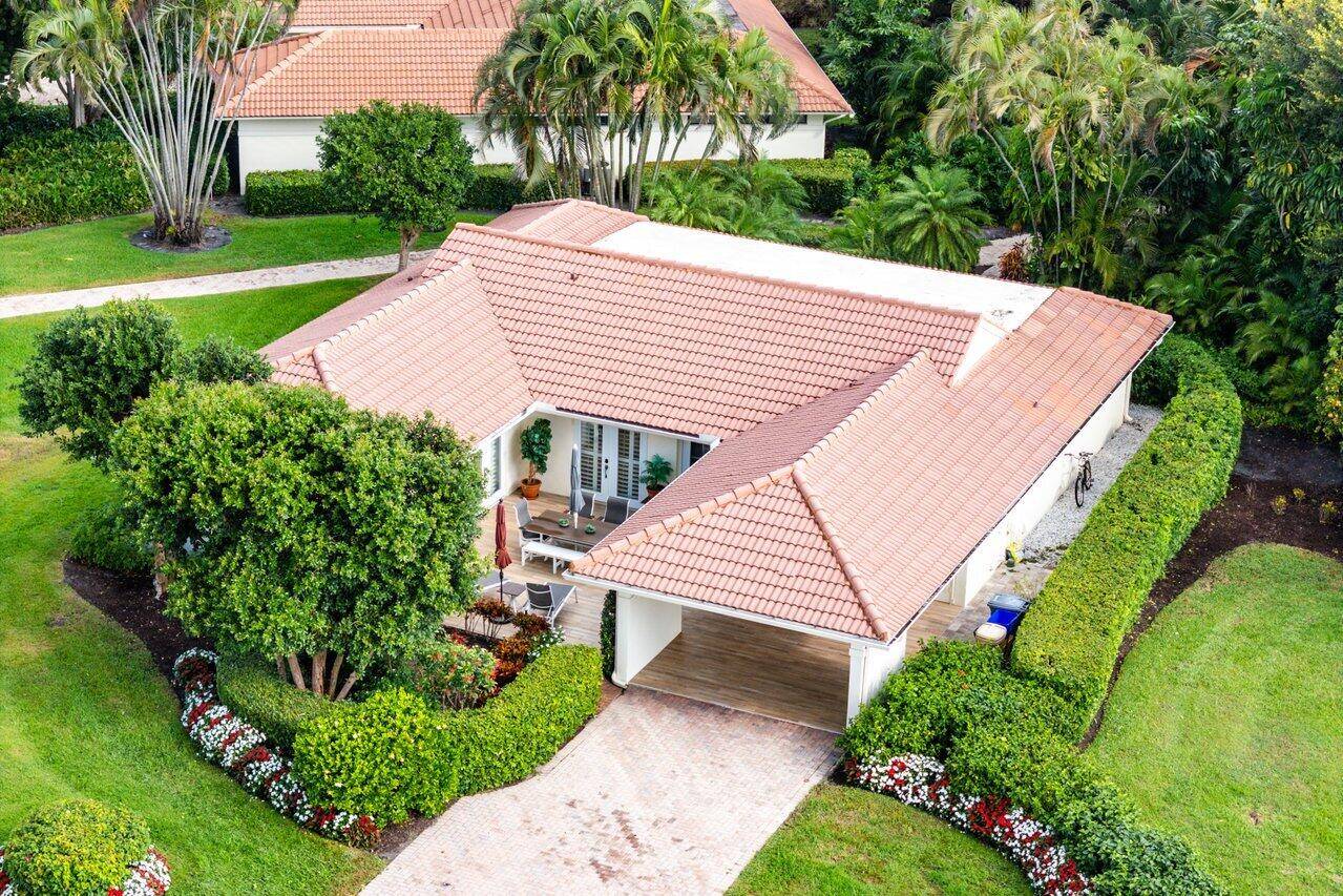 Beautifully designed 3 bedroom, 2 bathroom villa, offering comfort, style, and convenience.