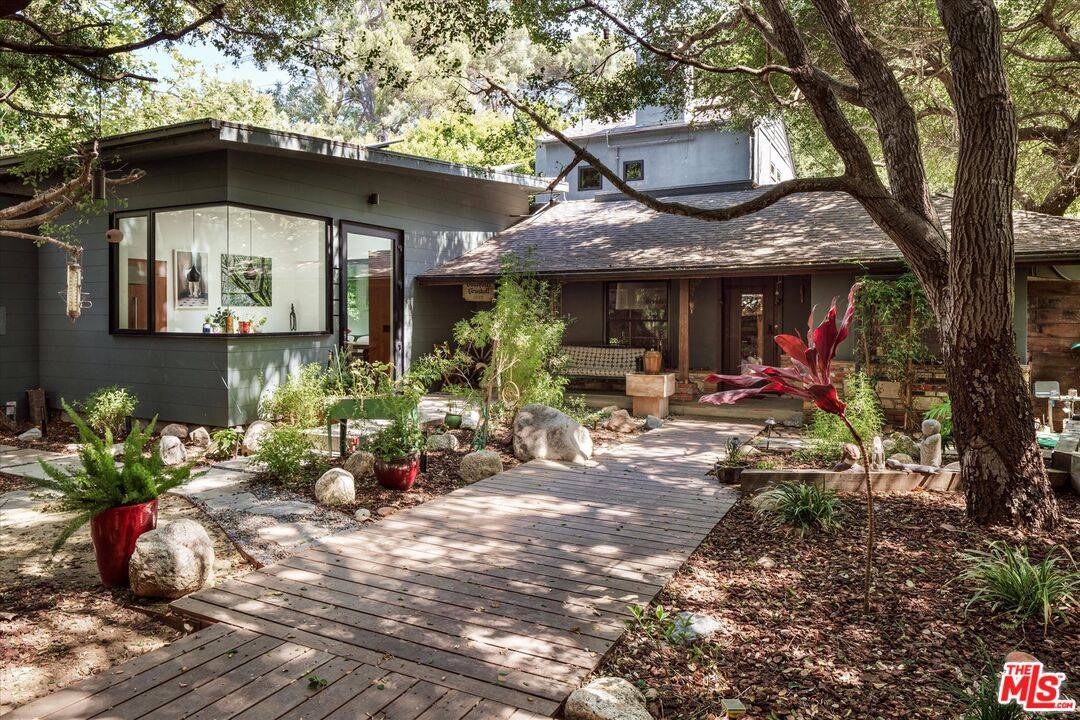 2056 Oakstone 4BR Hollywood Hills East La