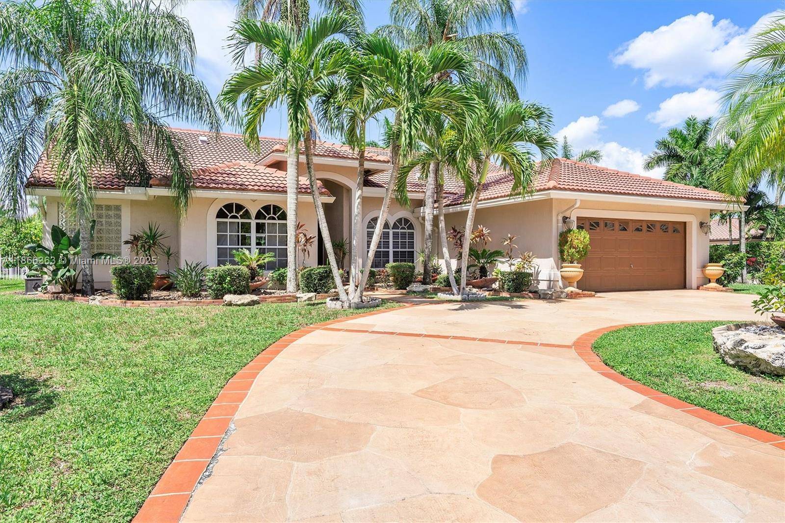 Beautiful 4 Bed, 2 Full amp ; 2 Half Bath single story home in gated Carriage Pointe Estate.