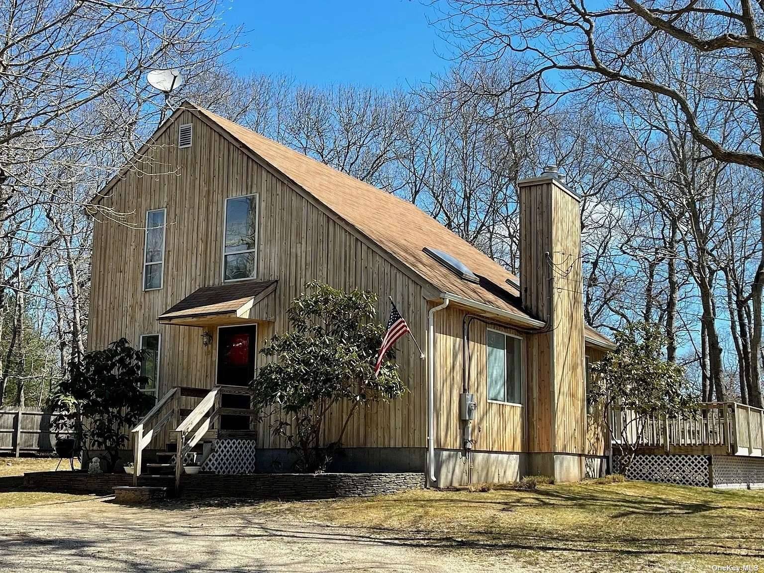 Recently updated home close to Maidstone Park Beach.