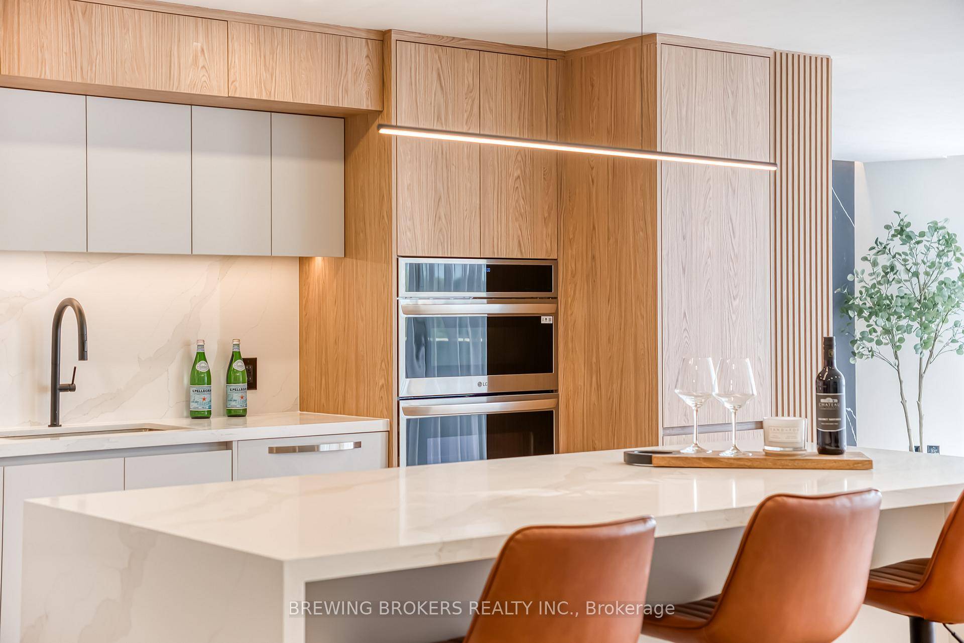 Welcome To Luxury Living At The Classic Of Skymark By Tridel !