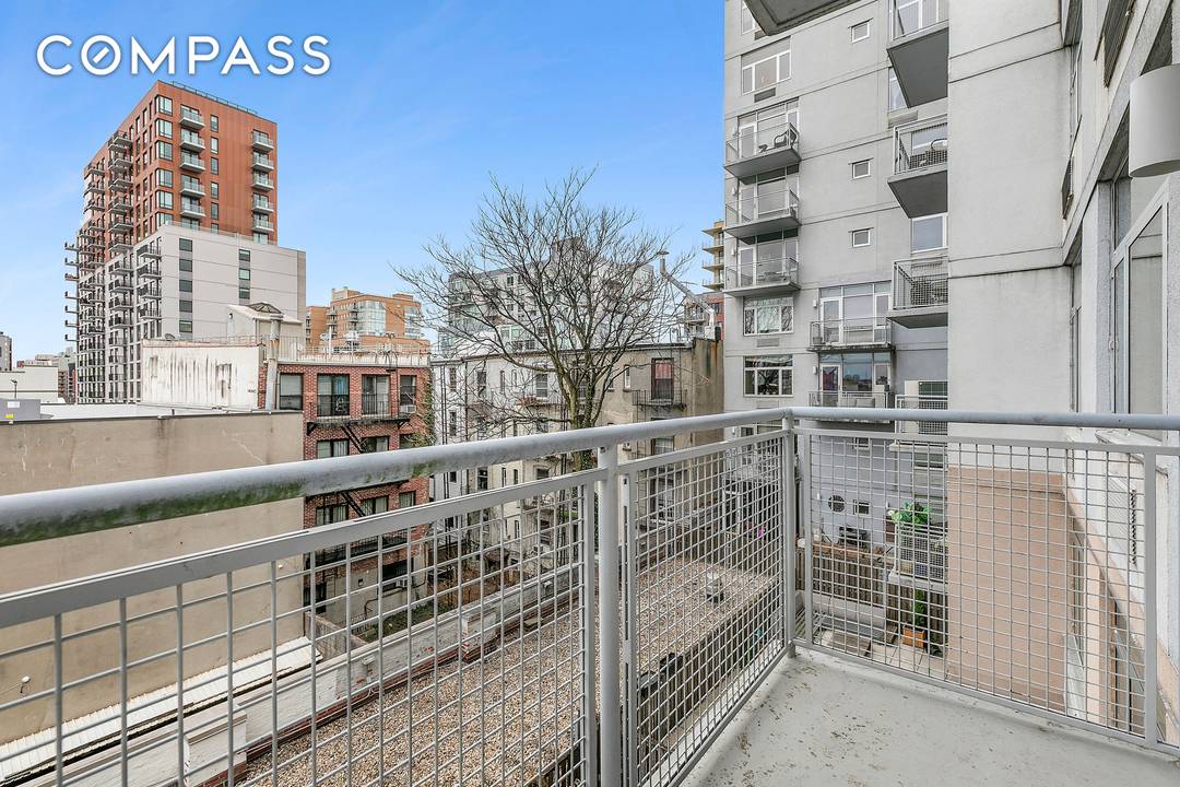 Condo Private deeded parking spot for sale Private storage locker included Washer dryer in unit Welcome to residence 4B at The Argyle a bright, modern, and thoughtfully designed one bedroom ...