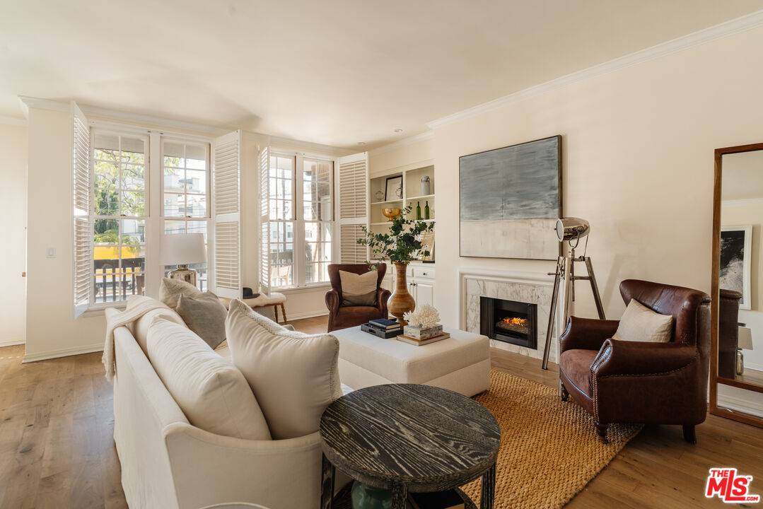 420  S Barrington Ave 2BR Brentwood La