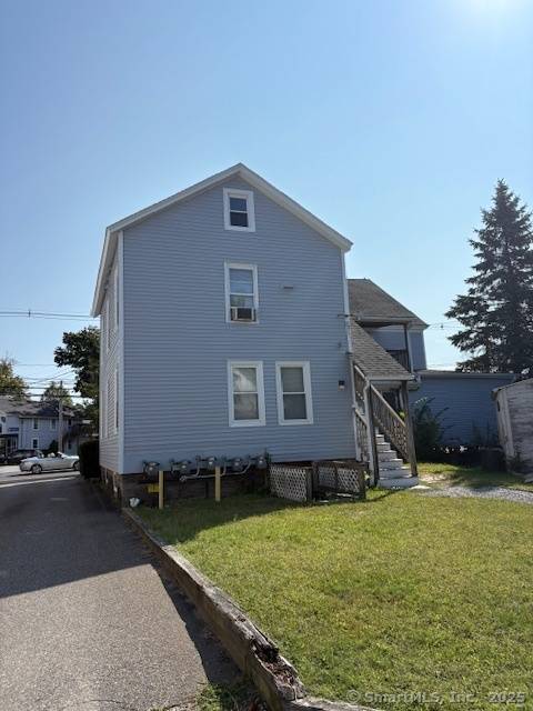 The tenants are responsible for Propane, Electric and Cable.