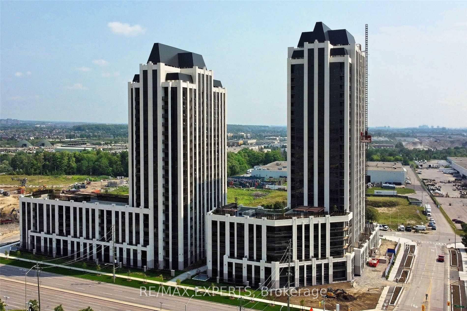 Upgraded 508 Sq Ft South Facing Balcony, 1 Bed 1 Bath Suite At Park Avenue Place !