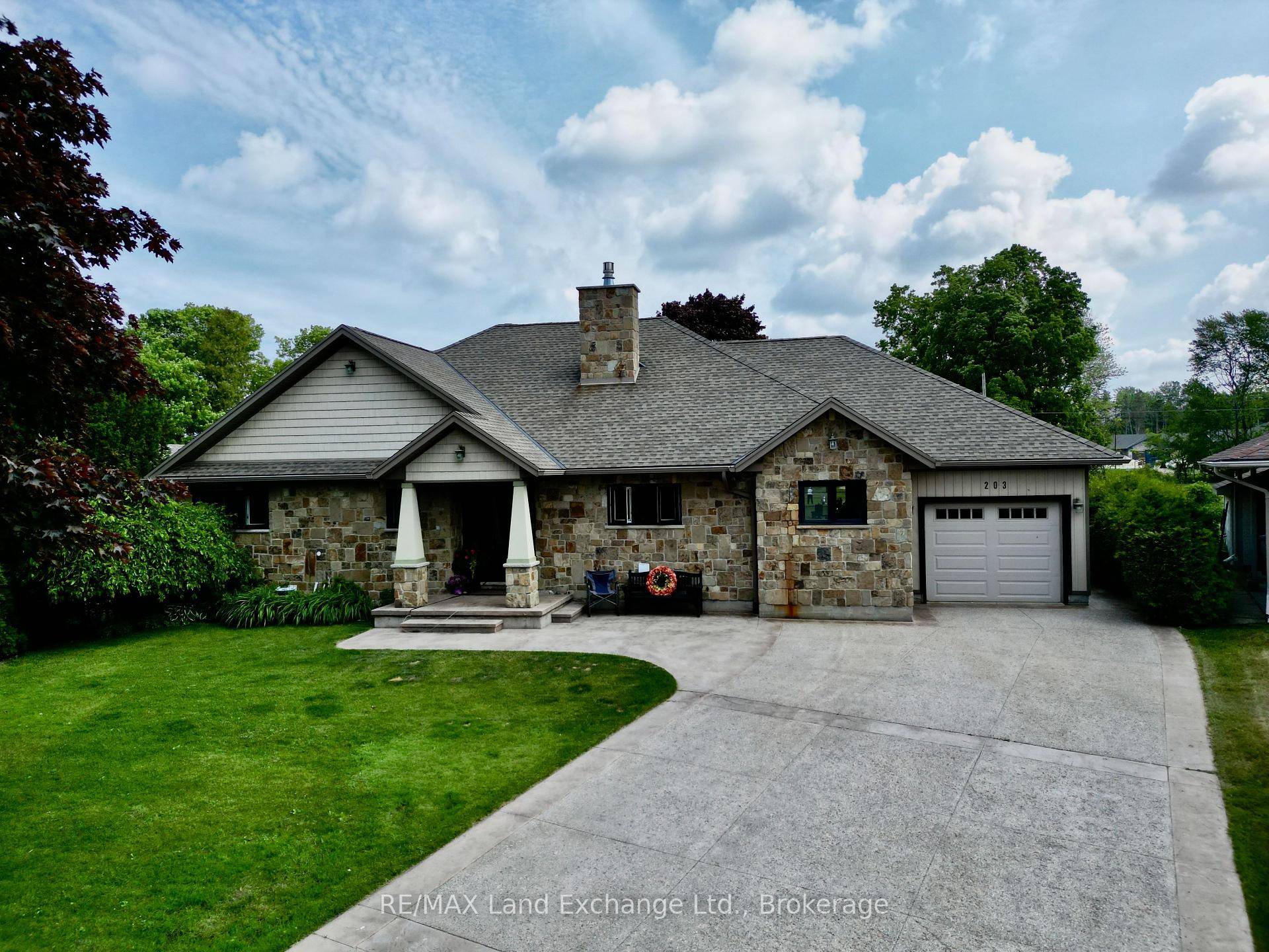 If golf is your passion, this is the home you've been waiting for.