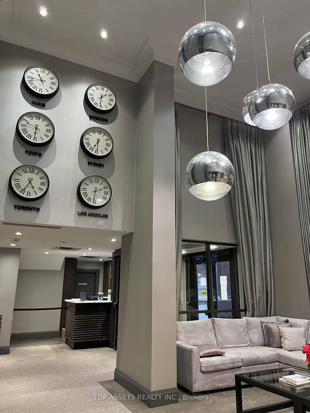 furniture included Fully furnished 2 bedroom condo available for lease in the heart of downtown Toronto !