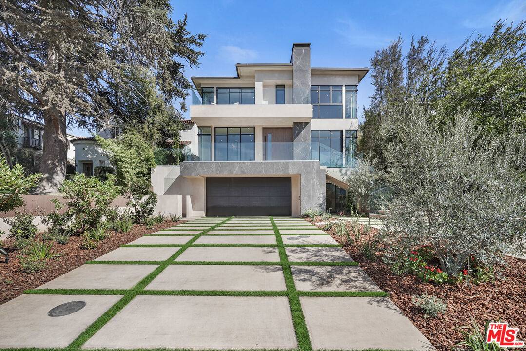 318 S Medio Dr 6BR Brentwood La