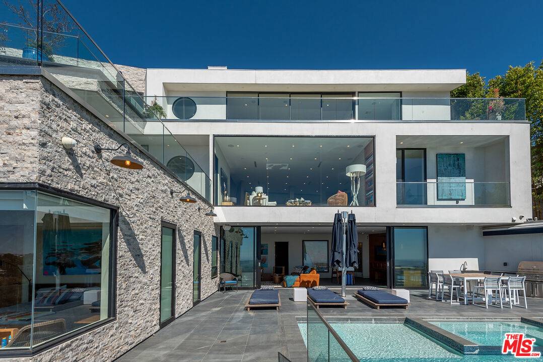 8800 Appian Way 5BR Hollywood Hills East La