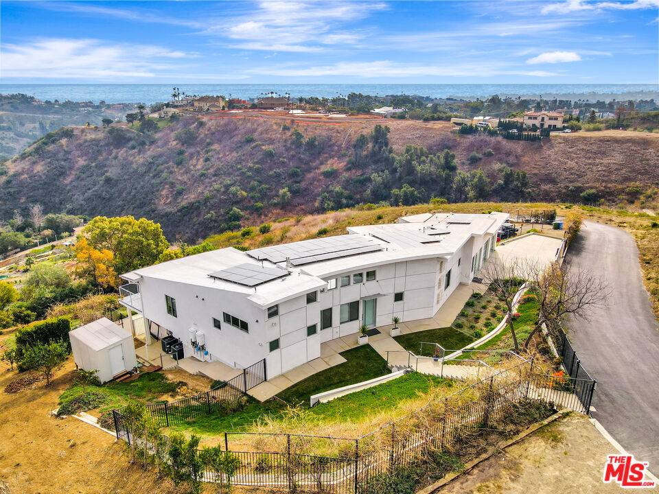 28405   Via Acero St 8BR Malibu La