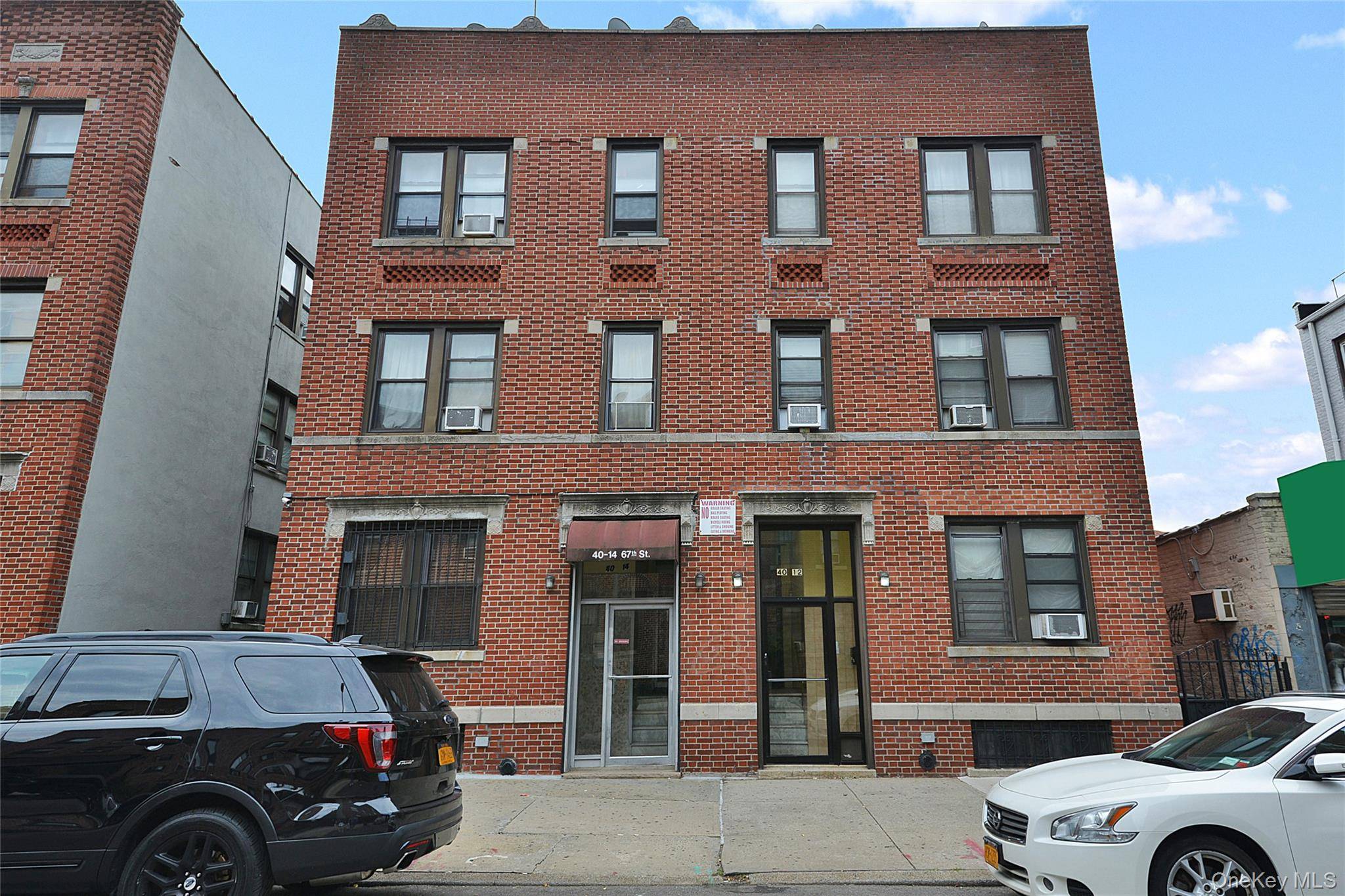 Centrally Located Six Family in Prime Woodside !