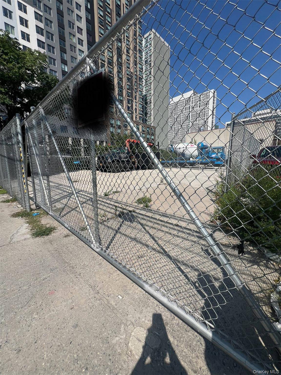 This is a 3000 square foot lot available for rent.