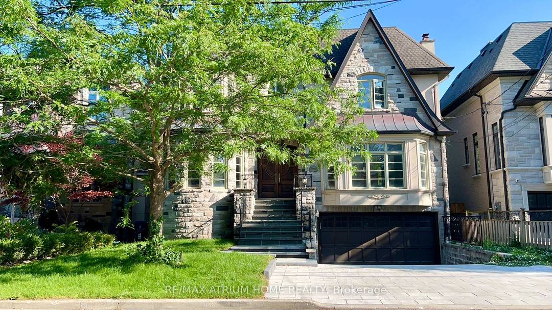 Welcome To 2 Bedroom With 2 Washer Room In High Demand Willowdale East.