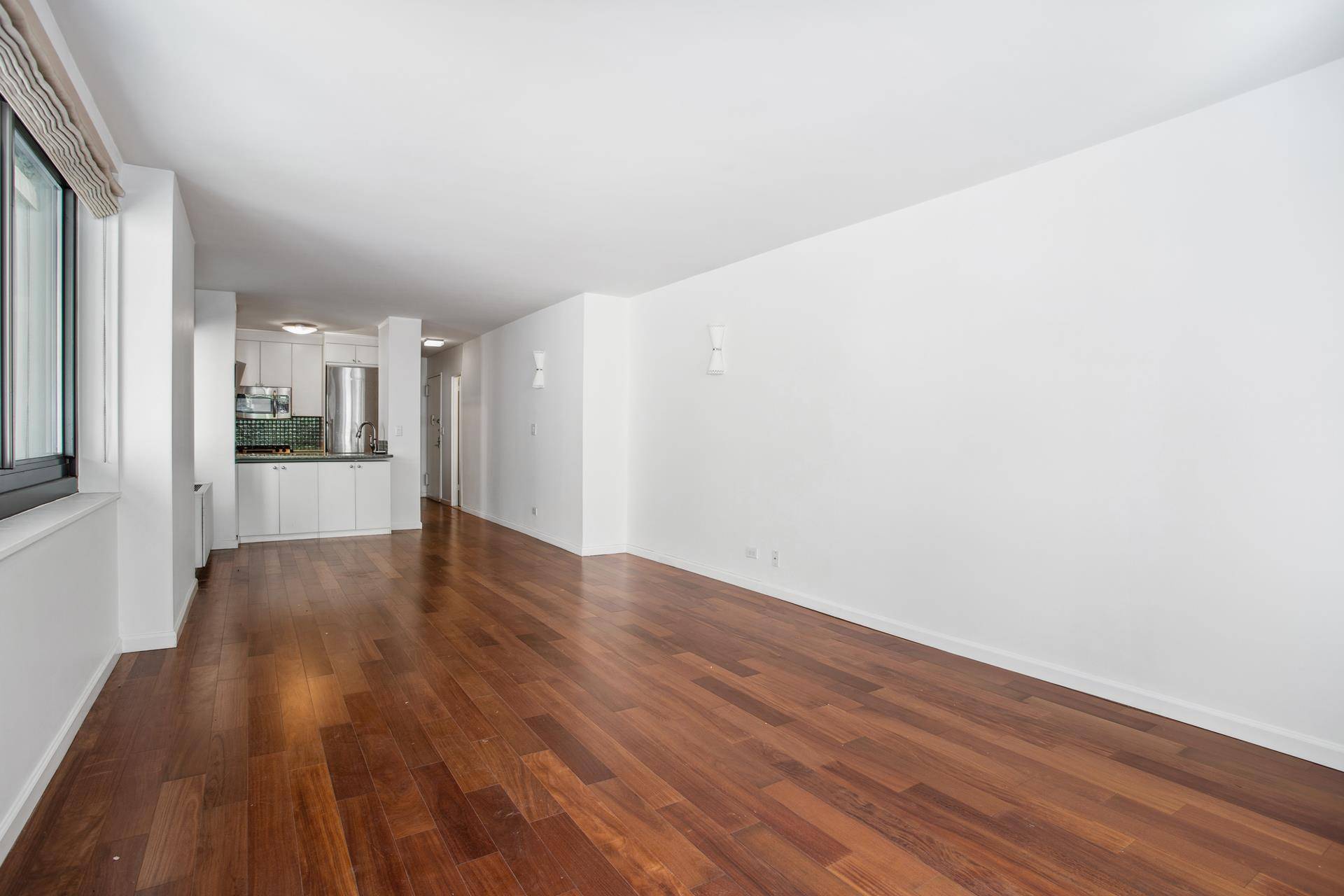 This well proportioned 1 bedroom, 1.