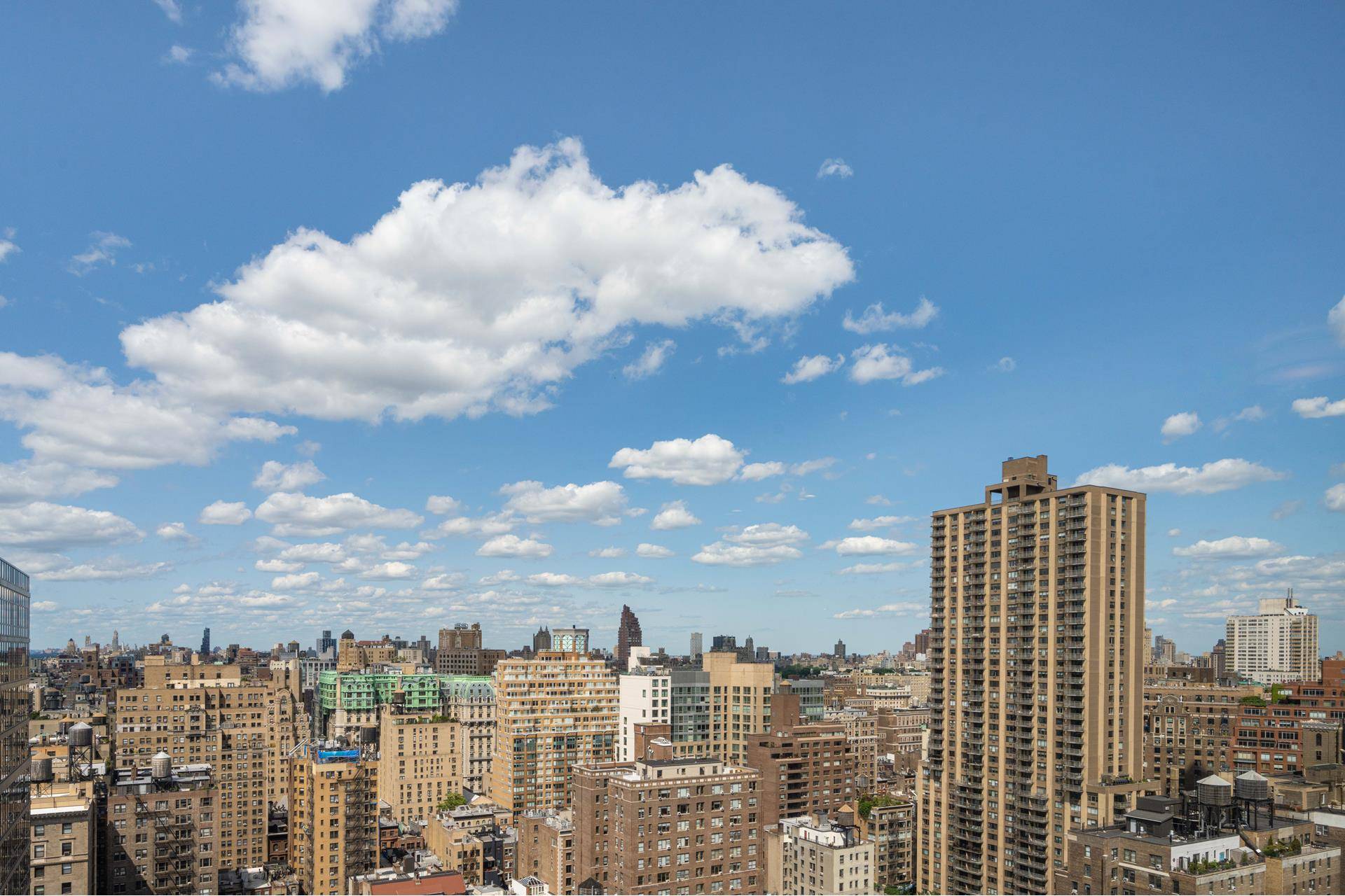 NO BOARD APPROVAL FOR THIS TRIPLE MINT RENOVATED, TOP FLOOR, BR 1BATH W ALCOVE APT COOP W STUNNING, SWEEPING VIEWS Never occupied, sunny, top floor, serene, West and North facing, ...