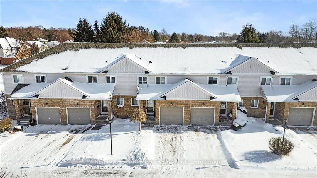 Experience the height of privacy in an exclusive eight unit enclave within the prestigious community of Fonthill.