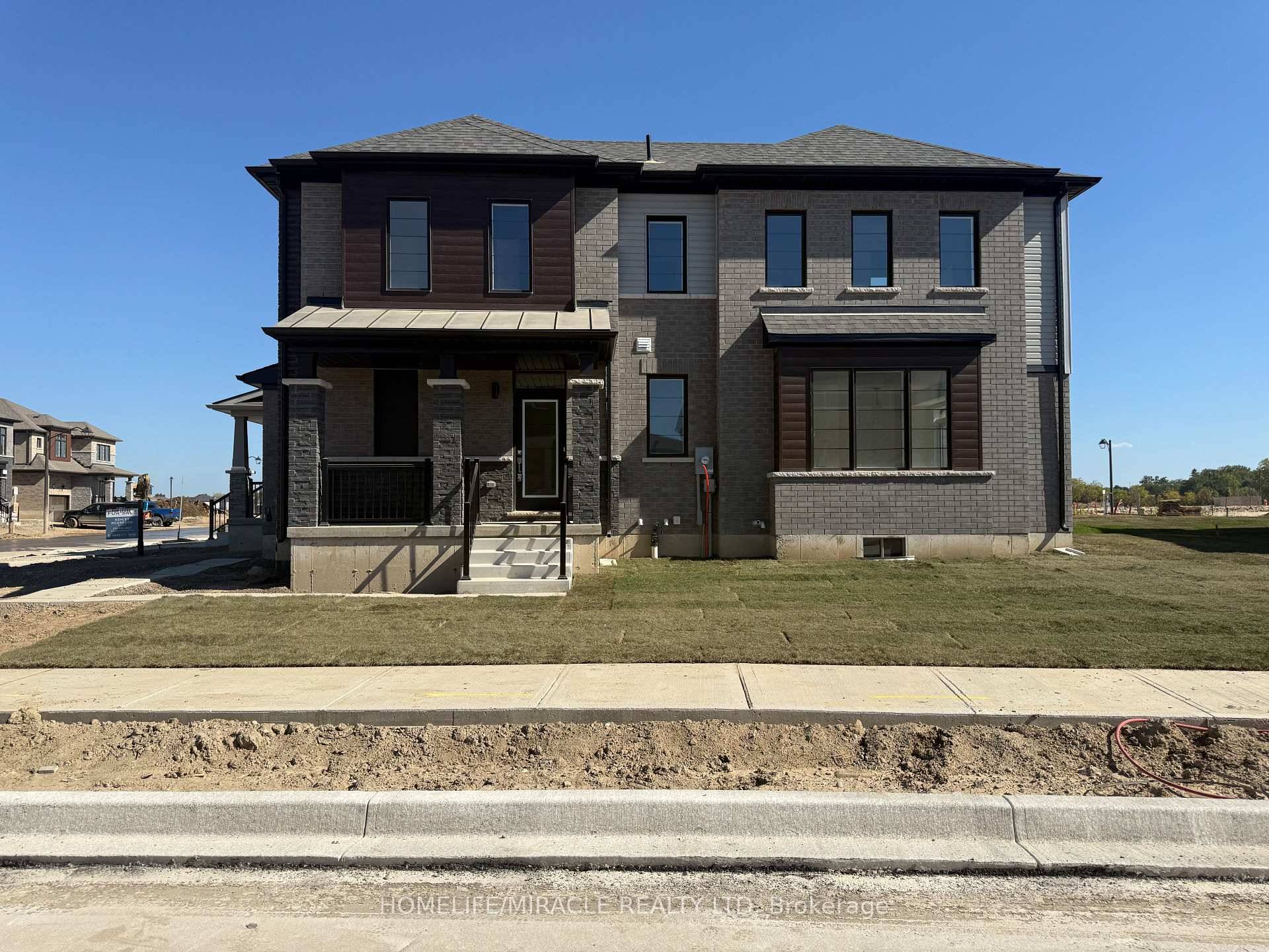 Beautiful brand new 3 bedroom, 2.